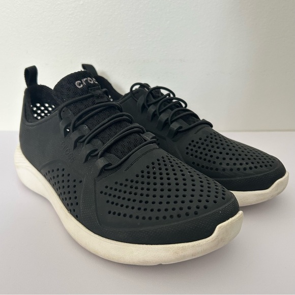 Crocs Kids LiteRide Pacer Shoe in Black and White size 4 Junior Casual Slip-on - Picture 2 of 10